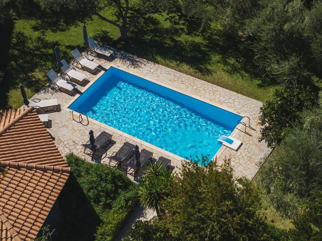 Villa in Kypseli met privézwembad