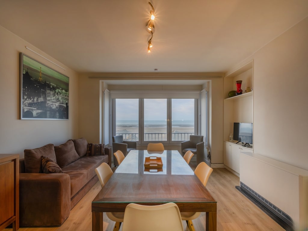 Gerenoveerd appartement geschikt voor 6 personen.