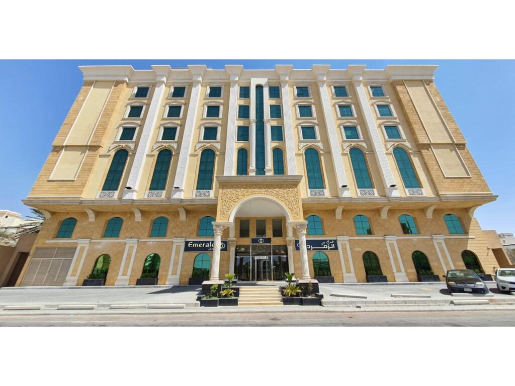 Deluxe King Haven Elegant Emerald Stay