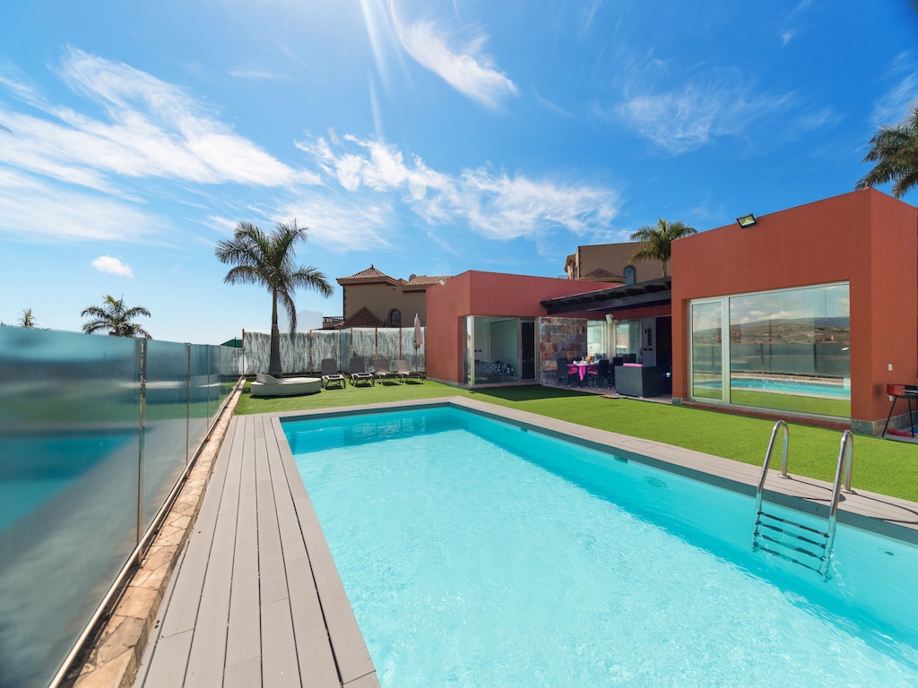 Chalet in Maspalomas mit beheiztem Pool