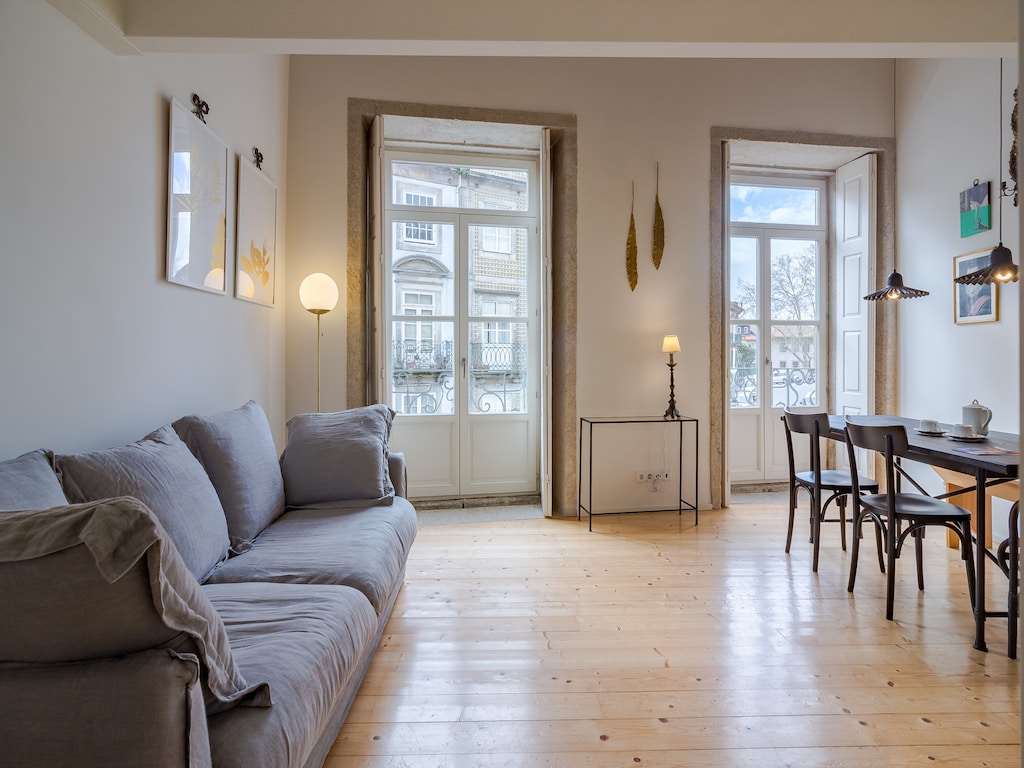Licht en ruim appartement in Porto