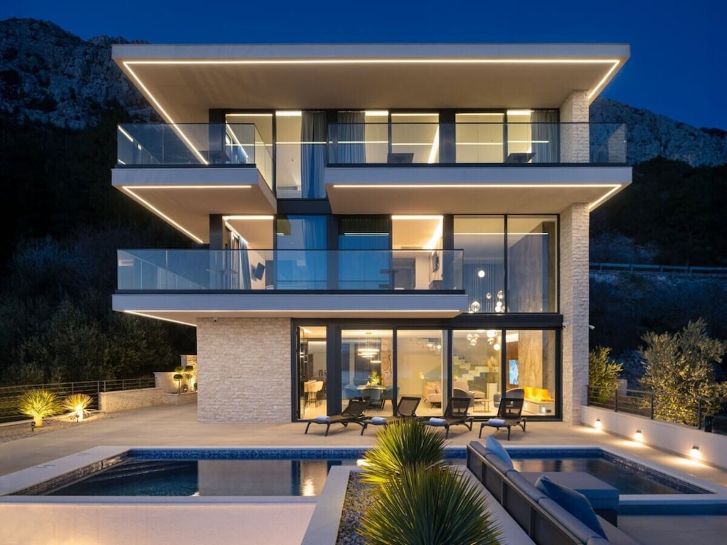 Luxe Villa Hedonia