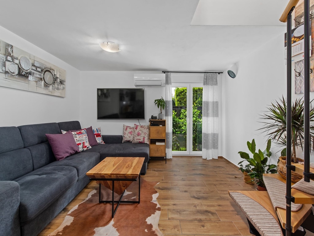 Huis in Premantura bij Rotsstrand