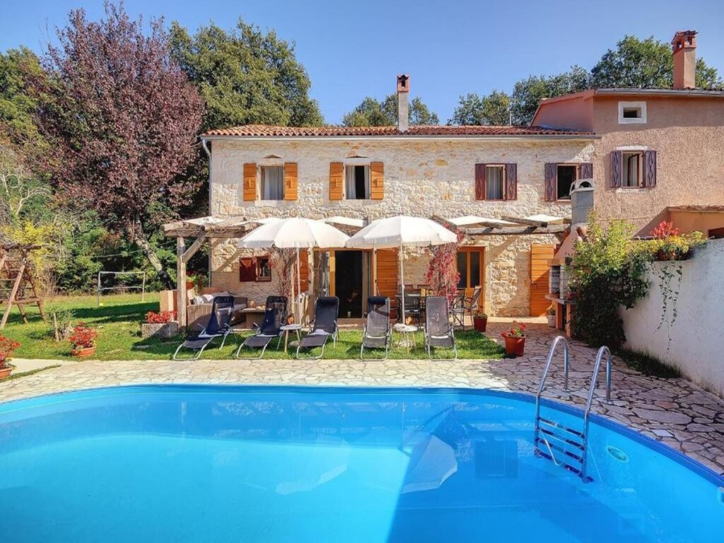 Villa in Žminj met privézwembad en natuur