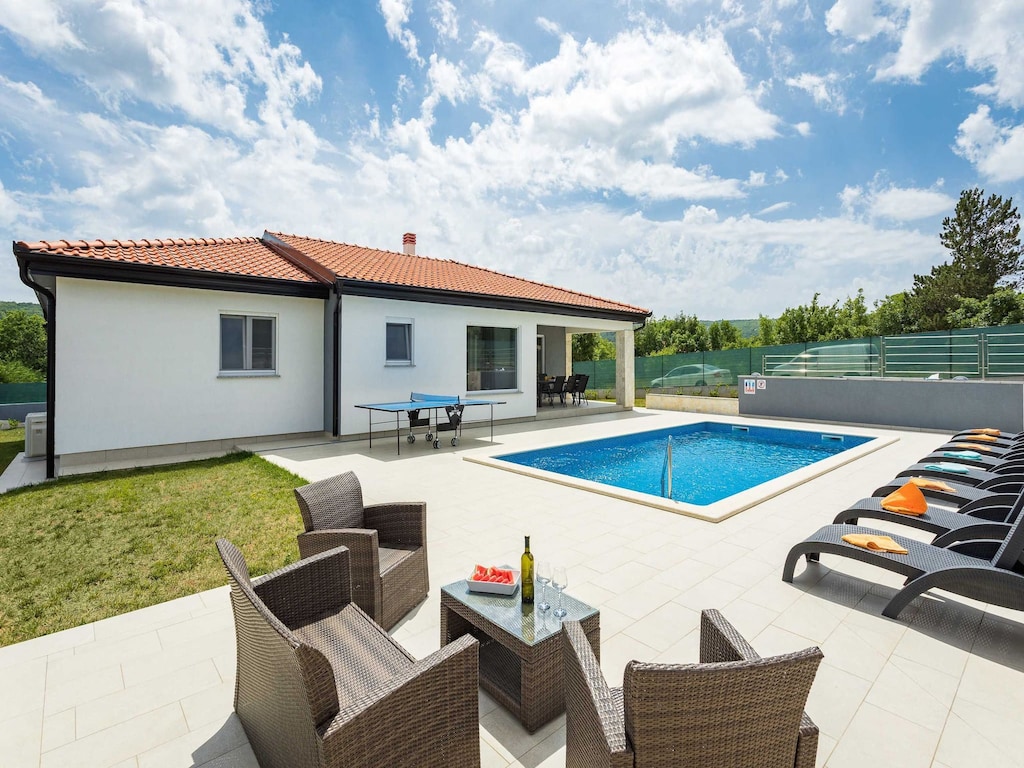 Ontspannend zomerappartement in Drenje