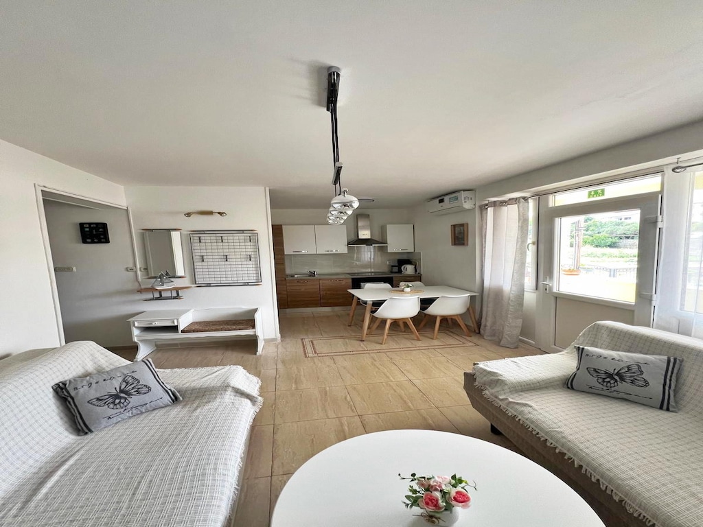 Appartement in Kampor bij zandstrand
