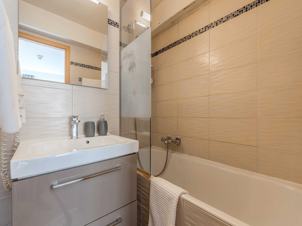 Picture 38 Picture 38