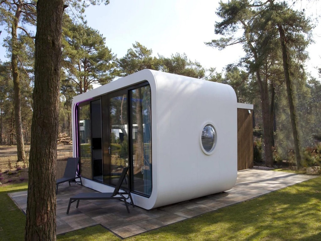 Zeitgenössisches Waterfront Chalet für 4 Personen