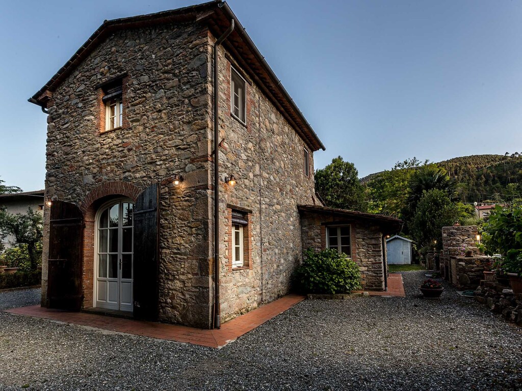 Boerderij bij Lucca met Toscaanse Uitzicht