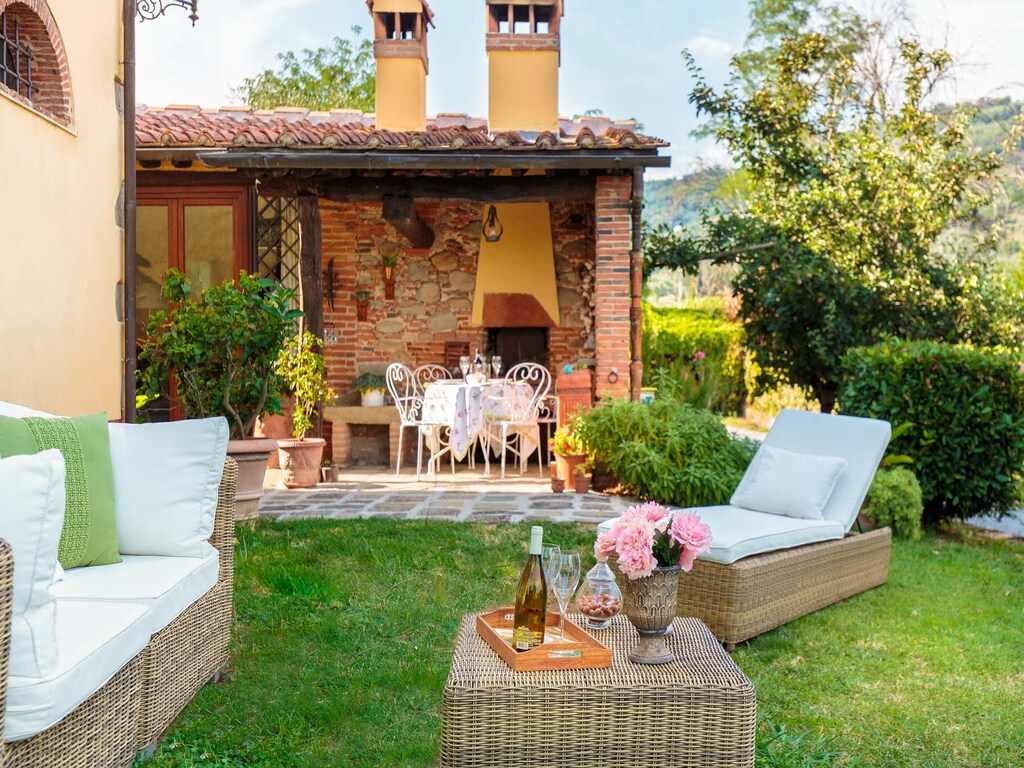 Charmant huisje in Uzzano met tuin