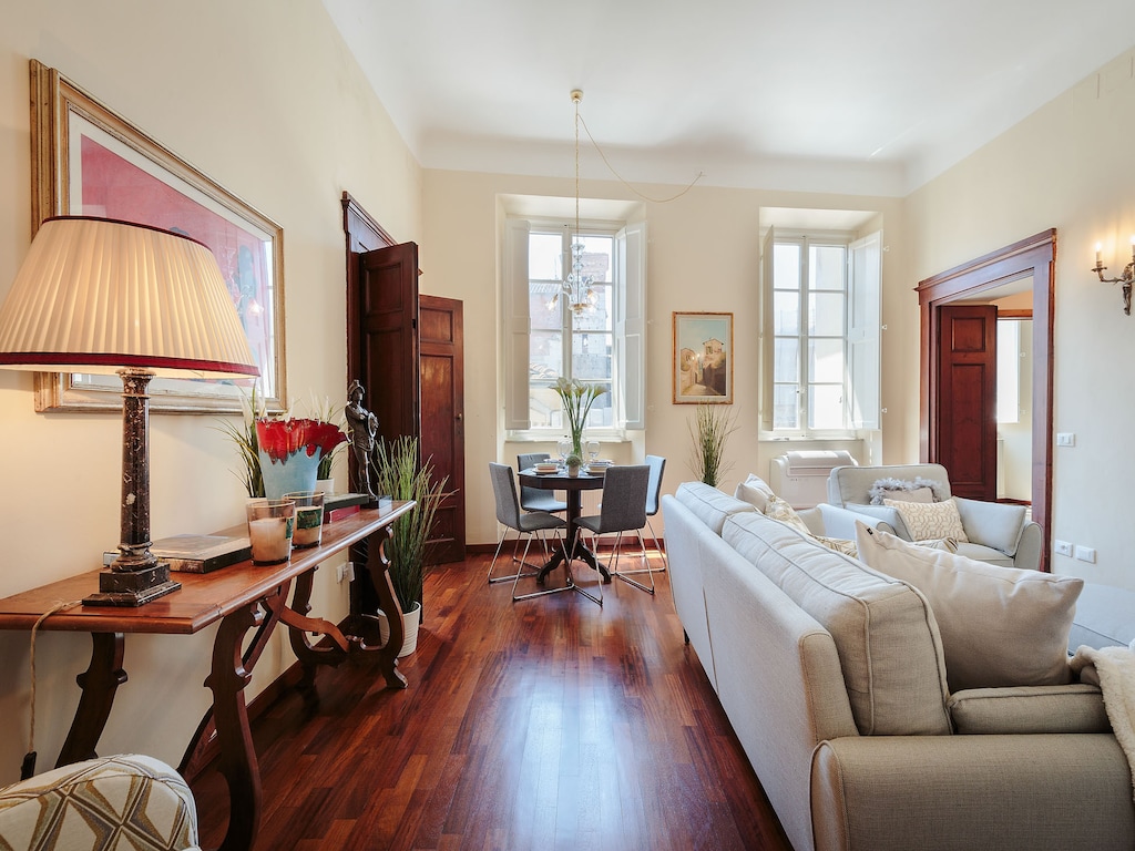 Appartement in Lucca met Piazza Uitzicht