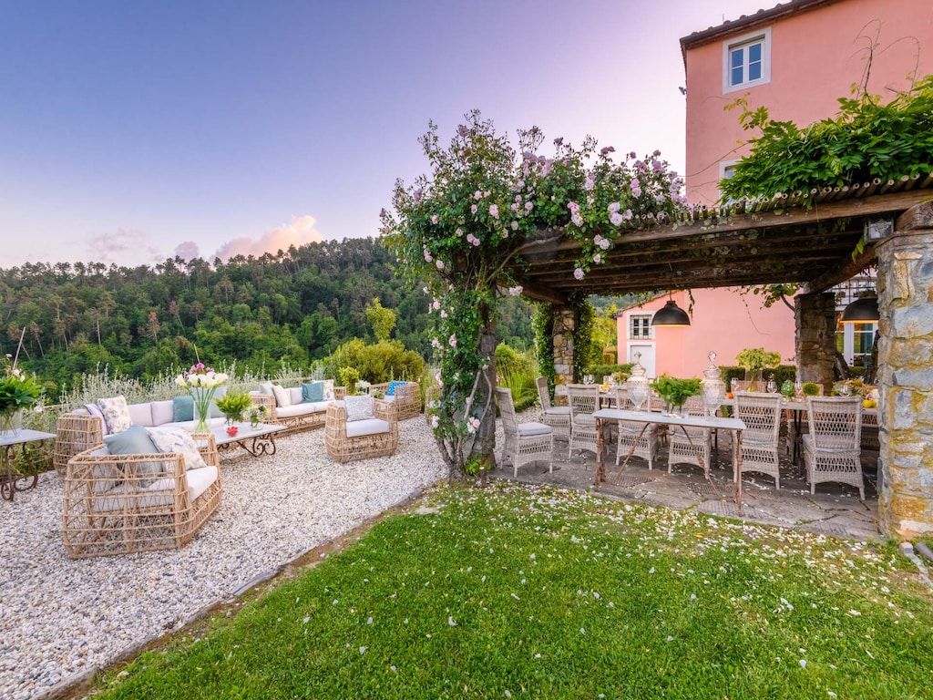 Luxe villa met 10 slaapkamers in Lucca