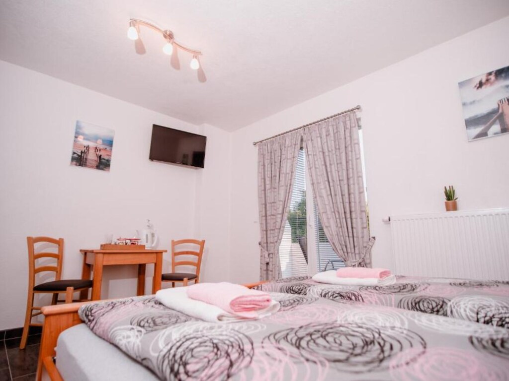 Mountain Serenity Rooms - Double Room with Balcony 3