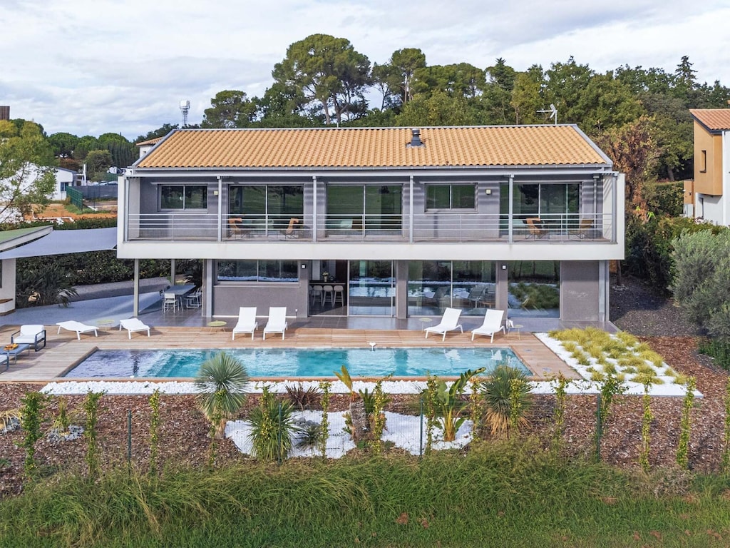 VILLA 4 SLAAPKAMERS 8 PAX