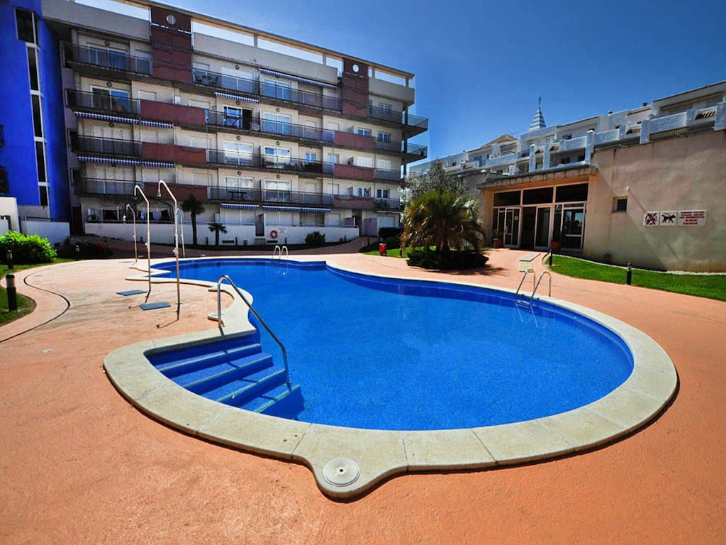 Appartement in Roses bij Santa Margarita Strand