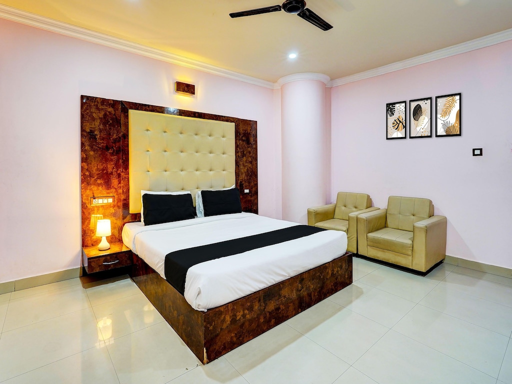 Stijlvolle verblijven aan MG RoadCommercial Street