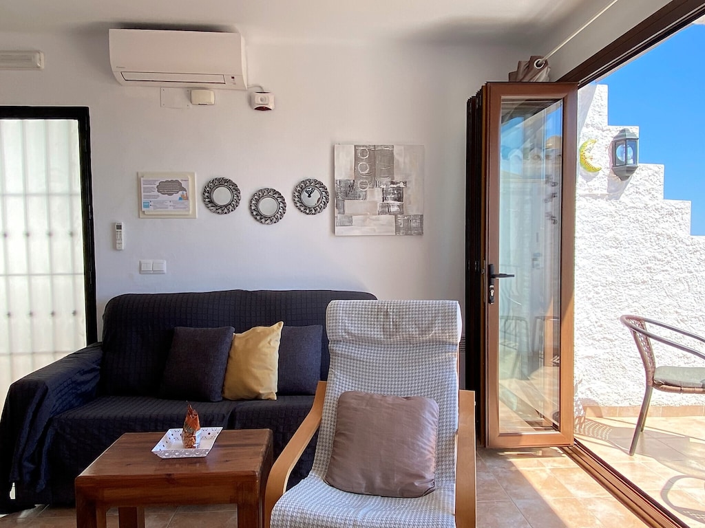 Appartement in Nerja met Zeezicht & Zwembad