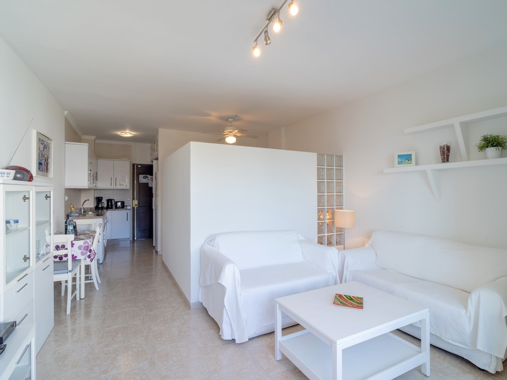 Studio in Nerja met Zeezicht & Zwembad