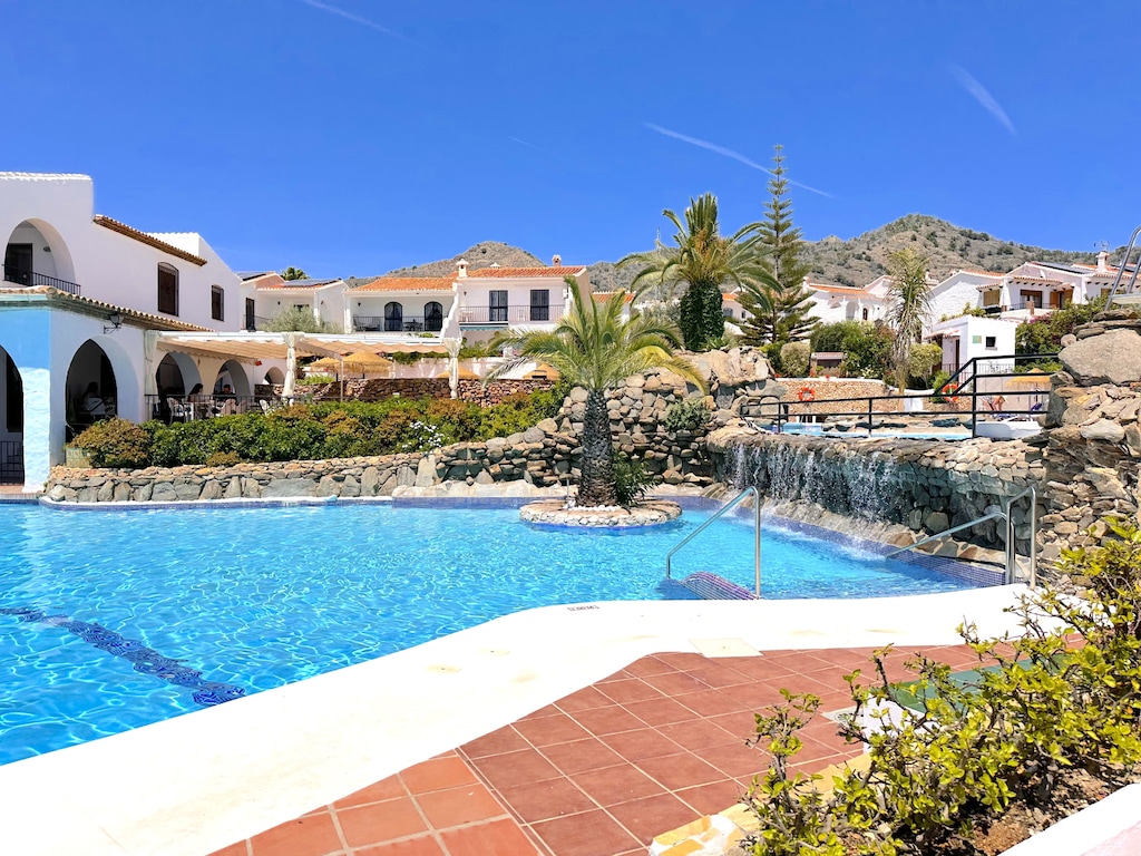 Appartement in Nerja met zee- en bergzicht