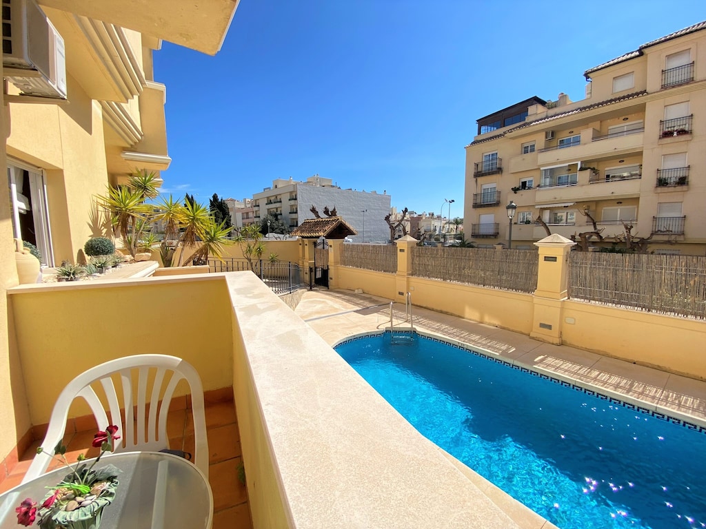 Appartement in Nerja bij zandstrand