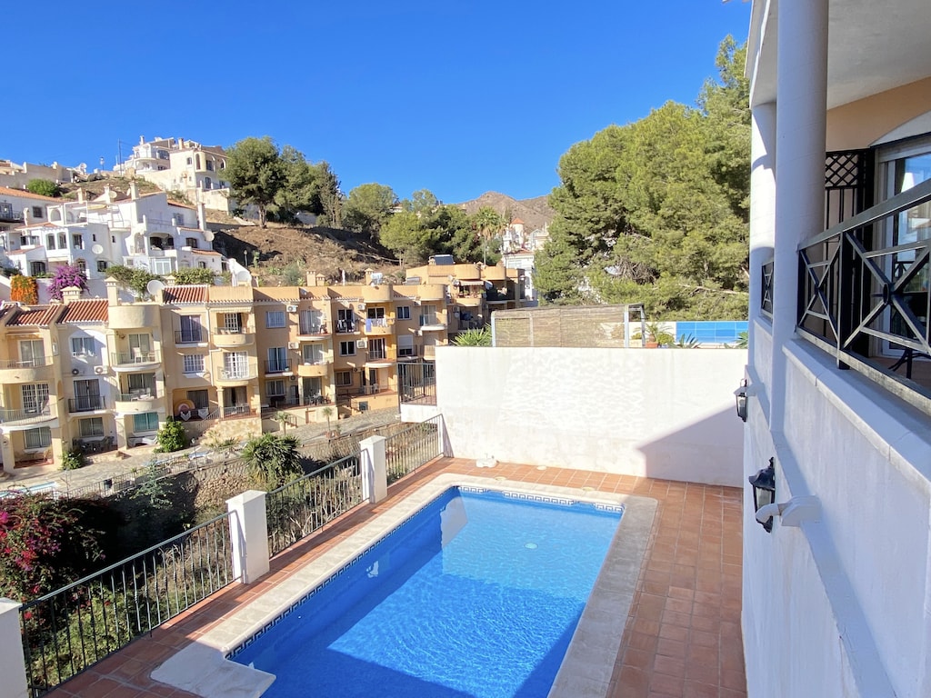 Villa in Nerja met privézwembad en strand