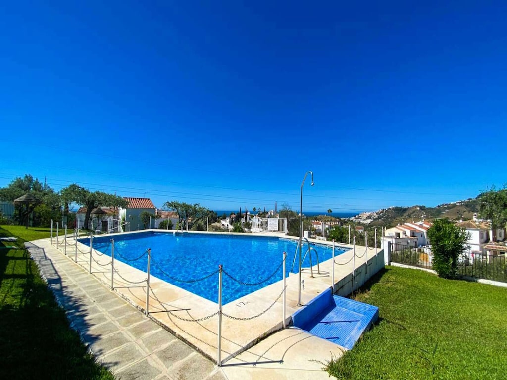 Wohnung in Nerja mit Pool und Tennisplatz