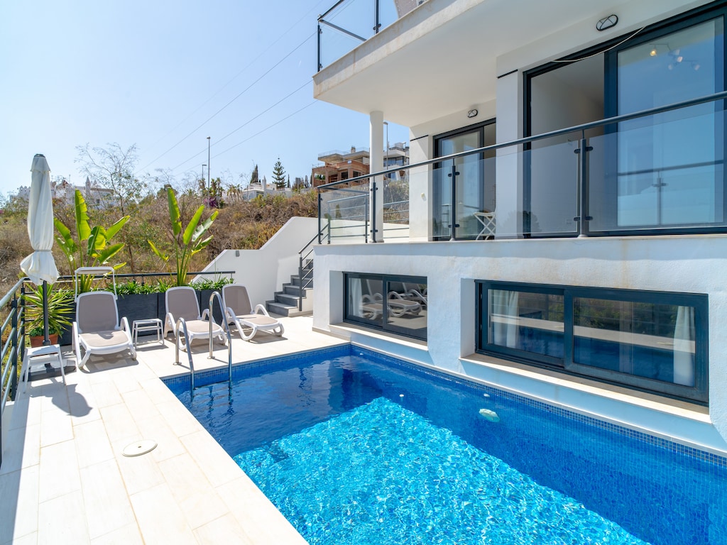 Elegante villa voor drie gasten in Nerja