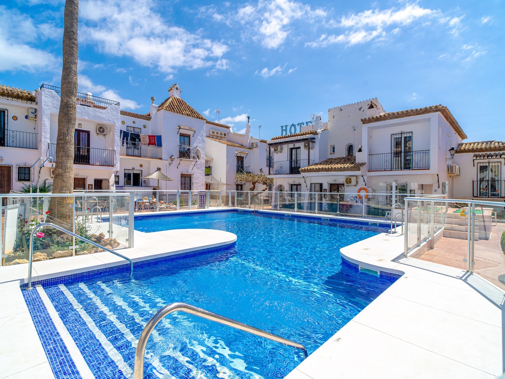 Vakantiehuis in Nerja met Zeezicht & Zwembad