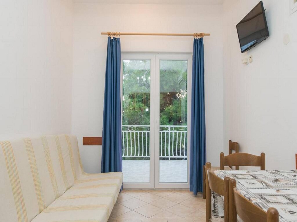Appartement in Brodarica bij Strand Gaj