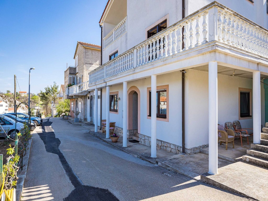 Appartement in Zaton bij Strand Zvizda