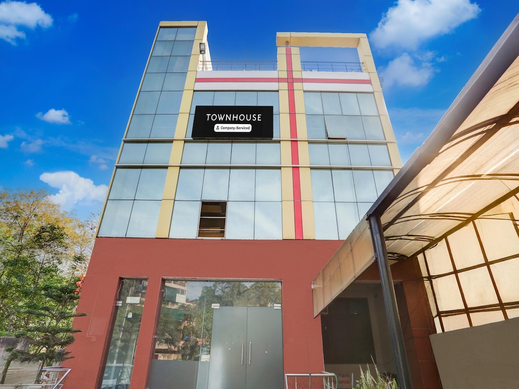 Super Townhouse Sektor 4 Gurgaon