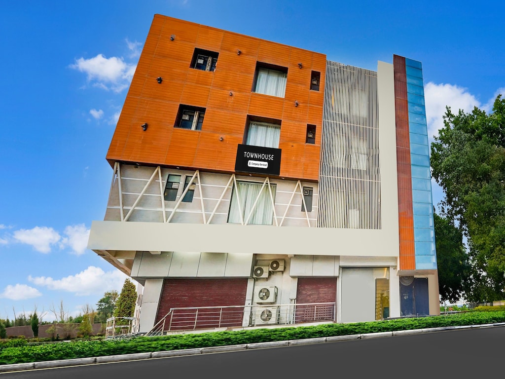 Townhouse Jagatpura Hotel Soft Patel