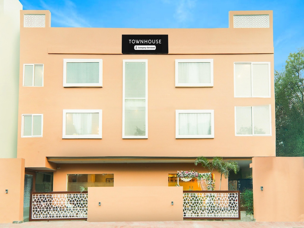 Premium geräumige Aufenthalte Viraj Khand Lucknow