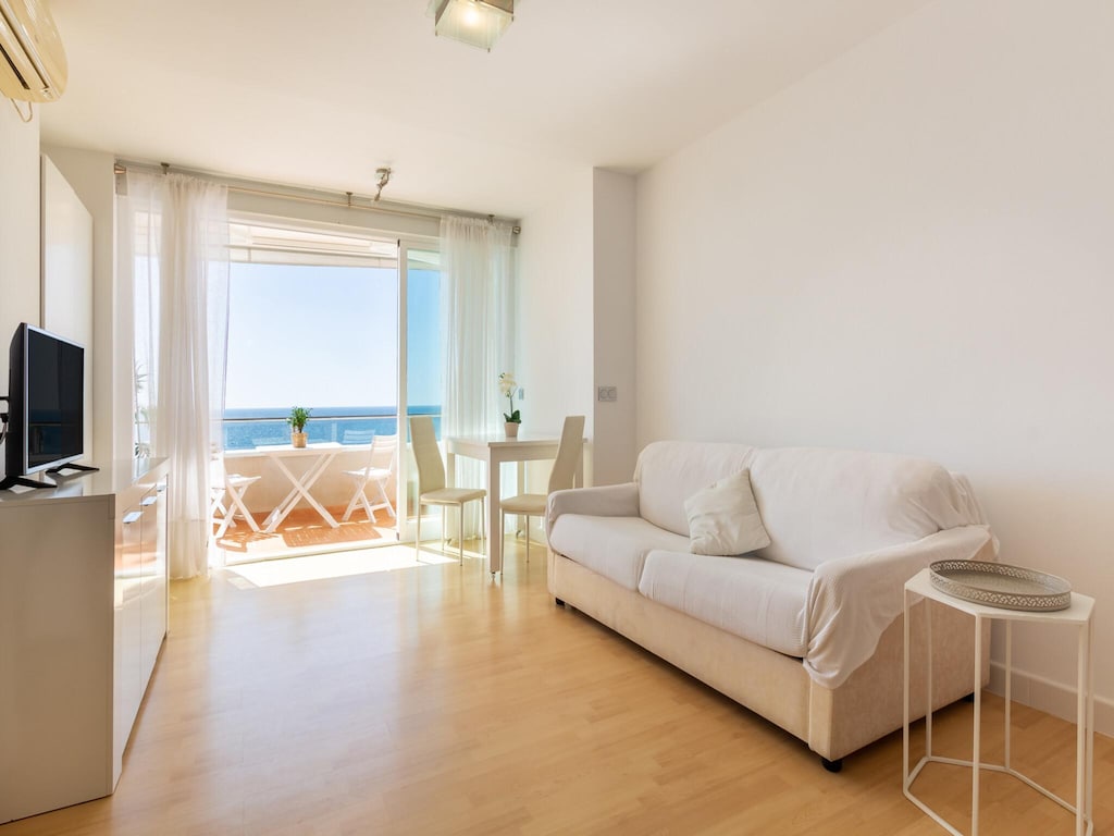 Studio aan Bajondillo Strand met Uitzicht