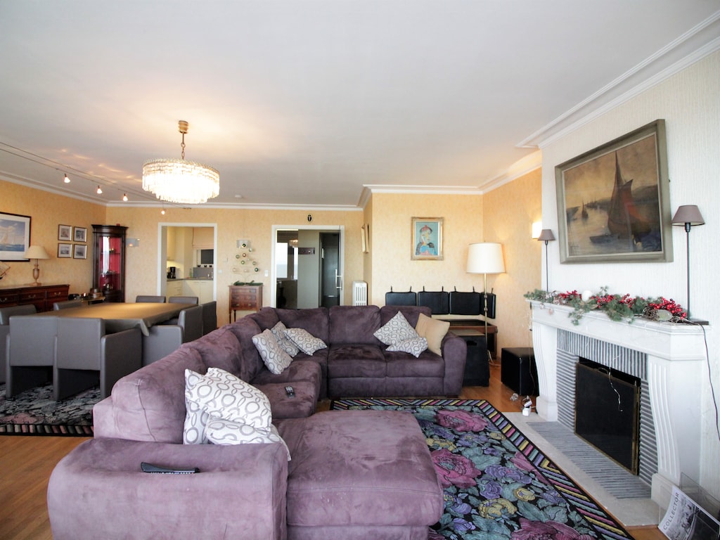 Ruim appartement met frontaal zeezicht