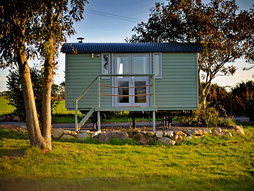 Lakeside Shepherd's Hut Retreat, Geen storting