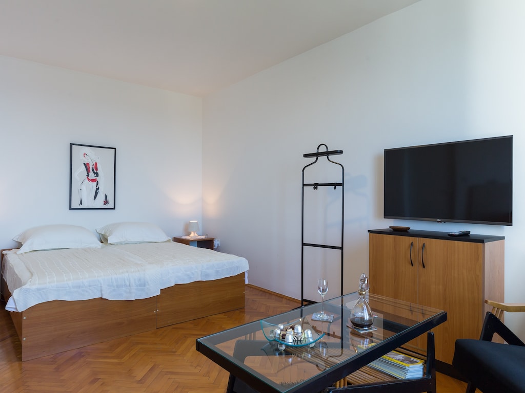 One Bedroom Apartment with Loggia and Sea View