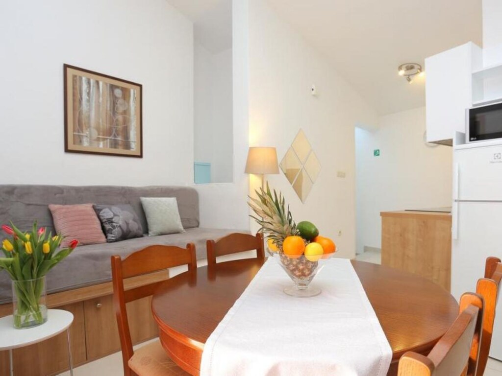 Apartments Roščić - Classic Two Bedroom Apartment with Balcony and Sea View