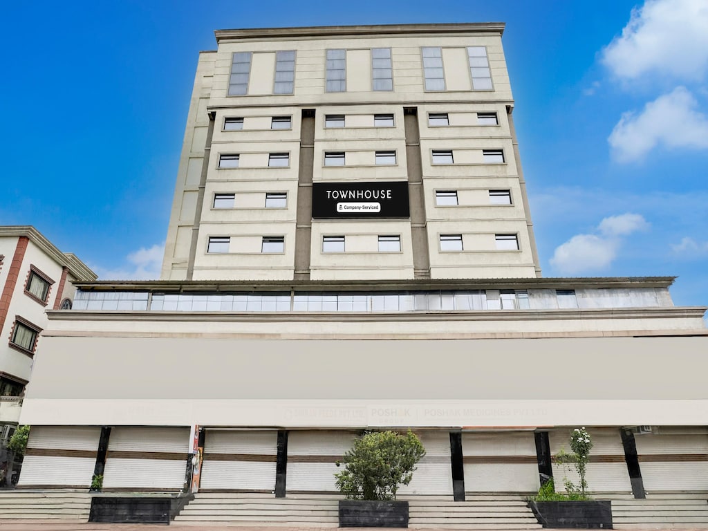 Super Townhouse Anand, ehemals Hotel The Maison