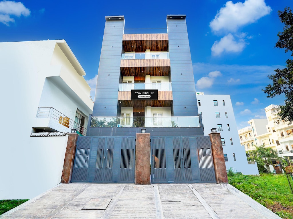 Ruime verblijven in Sector 104 Noida