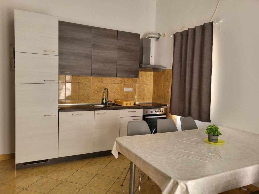 Apartments Radacic - Two Bedroom Apartment With Terrace And Sea View (A2)
