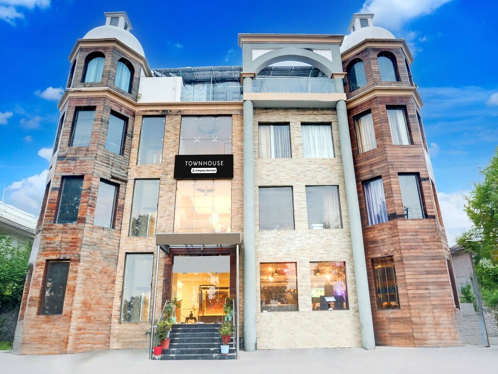 Stadthaus Brahma Sarovar Krishna Mahal