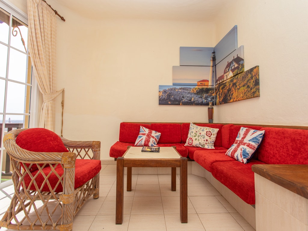 Strandhuis in Playa del Águila met Zwembad