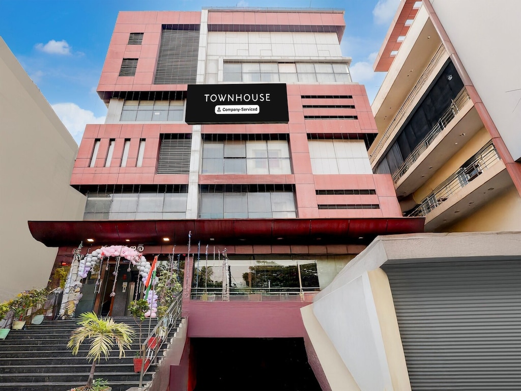 Super Townhouse Sankaramatam Road