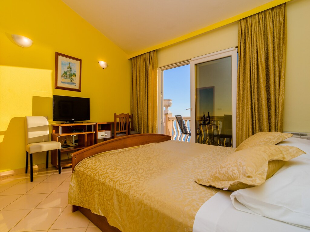 Hotel Pansion Villa Antonio - Two Bedroom Suite with Balcony and Garden View 17
