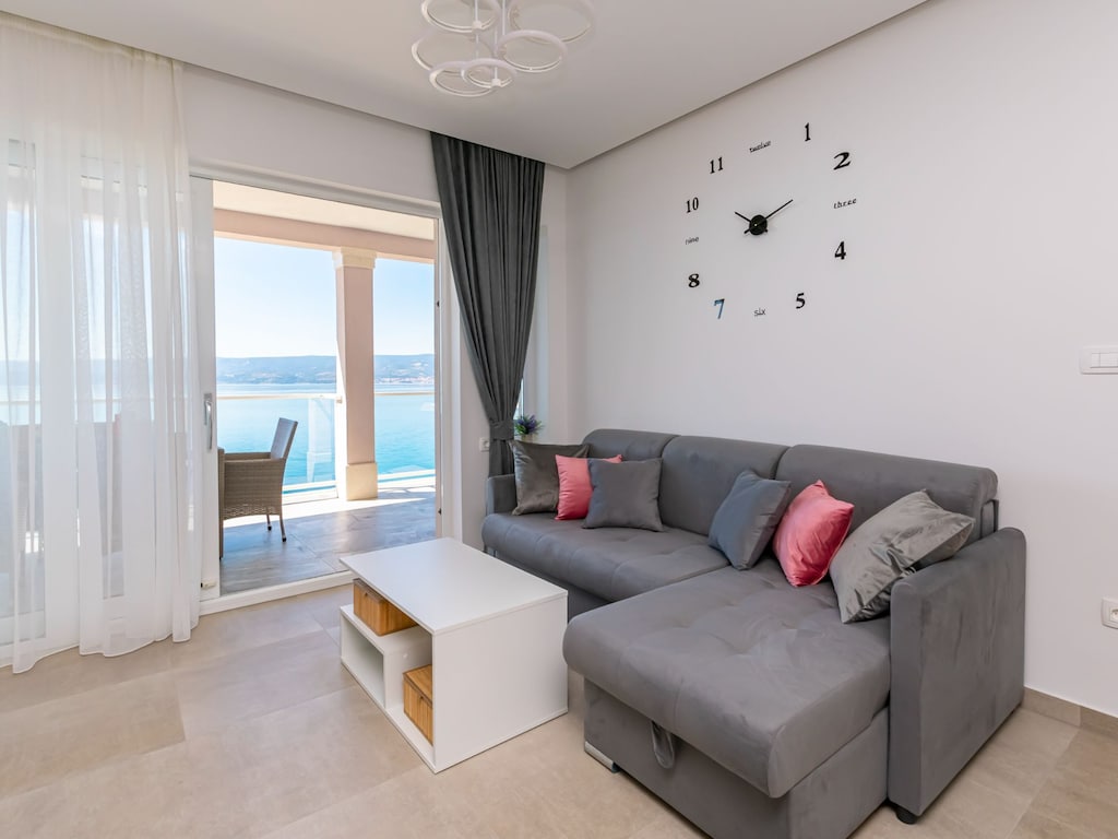 Apartments Hope (Dugi Rat) - Three-Bedroom Apartment with Jacuzzi (Stanko)