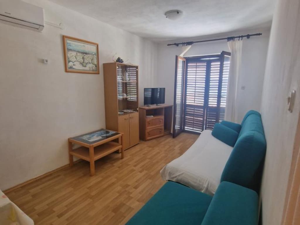 Lora Apartments Gradac-One Bedroom Apartment with Balcony and Sea View 1 (Sara)