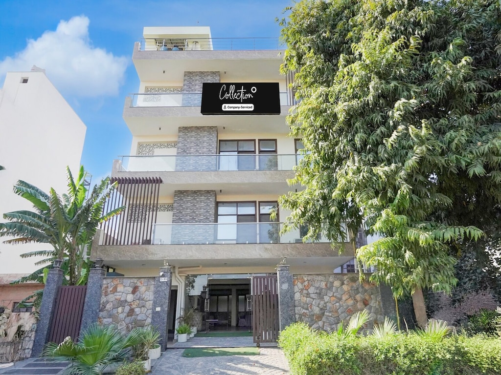 Super Collection O Sektor 108 Noida