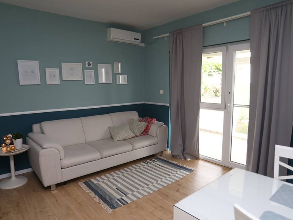 Garden Oasis - Kaštel Lukšić - One Bedroom Apartment with Balcony