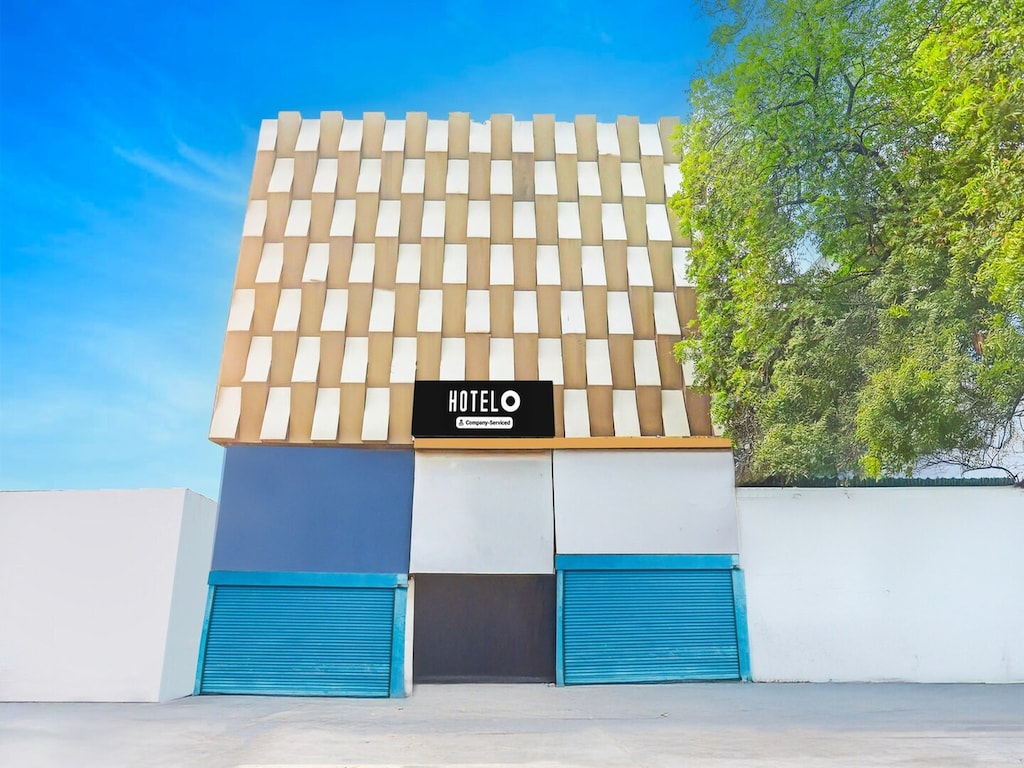 Super Hotel O Jaistambh Chowk